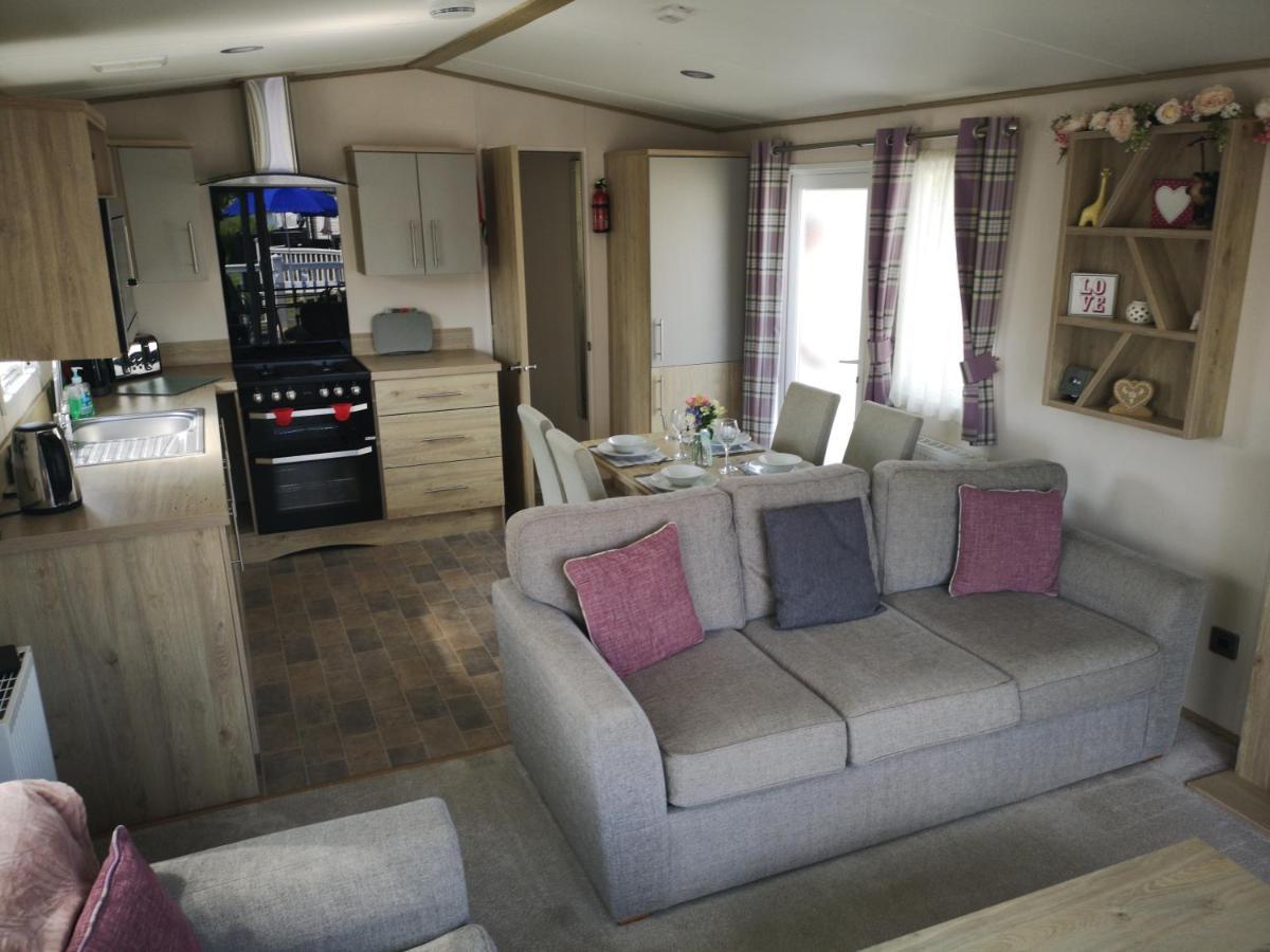 Lake Escape - Hoburne Cotswolds South Cerney Exterior foto