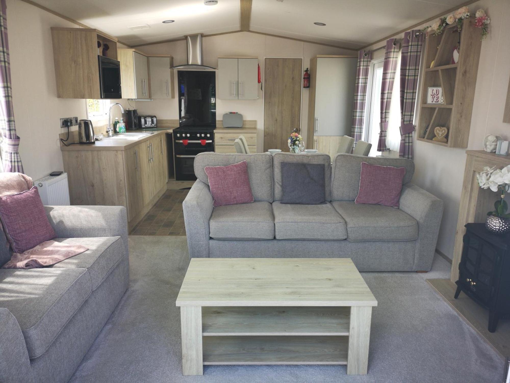Lake Escape - Hoburne Cotswolds South Cerney Quarto foto